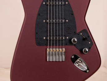 Céleste LMNT: una guitarra con electrónica intercambiable en cinco minutos