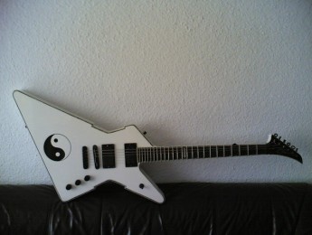 Gibson Explorer Tremolo