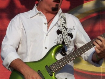 DiMarzio prepara las pastillas signature de Steve Lukather