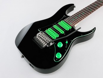 Steve Vai presenta la reedición de su primera Universe de 7 cuerdas, la UV7P