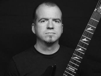 Bajo los focos: entrevista a David Valdes
