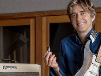 Roland presenta el Eric Johnson Blues Cube Tone Capsule y una versión reducida de su FV-30