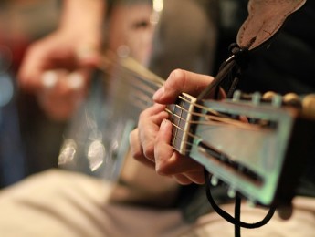 Cómo formar acordes con la guitarra e interpretar sus nombres y fórmulas