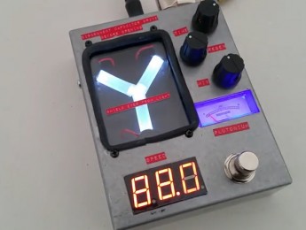 4114 Custom Effects Flux Delay, con condensador de Fluzo incorporado