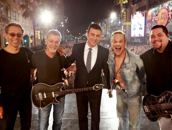Van Halen anunció su disco en directo y gira americana con una actuación en directo desde Hollywood