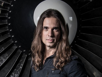 Kiko Loureiro es el nuevo guitarrista de Megadeth