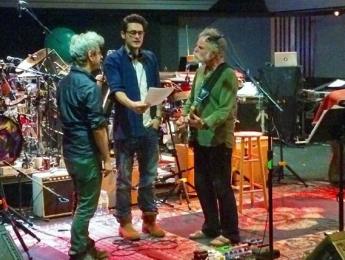 Los miembros de Grateful Dead planean una gira con John Mayer