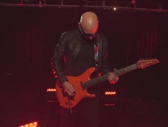 Satch pone a prueba su creatividad a partir de distintas palabras y conceptos