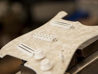 Seymour Duncan presenta el golpeador con pastillas Dave Murray preinstaladas