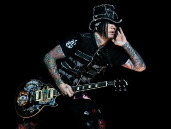 DJ Ashba abandona Guns N' Roses