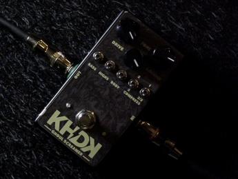 Kirk Hammett presenta su marca de pedales KHDK Electronics con el nuevo Ghoul Screamer
