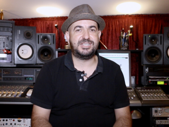 Tato Latorre, guitarrista y productor de Maldita Nerea, muestra su estudio