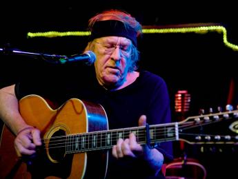 Paul Kantner, guitarrista de Jefferson Airplane, fallece a los 74 años de edad