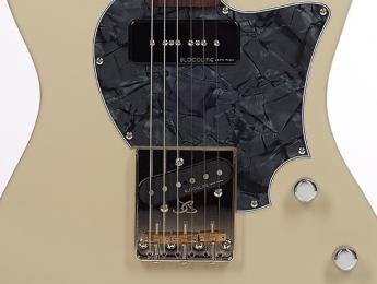 John Page Classic desvela nueva guitarra, el modelo AJ