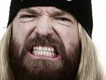 Nueva canción de Zakk Wylde, tocada con una guitarra Hello Kitty
