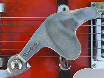 Palm-O-Low de Tremolution, un accesorio para puentes Bigsby