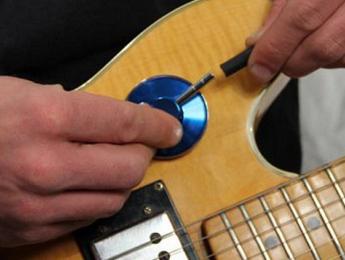 Noggin Rockers, un estetoscopio para escuchar tu guitarra