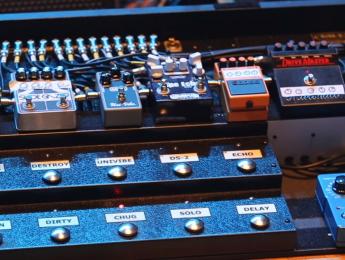 El equipo en directo de The Darkness en 2016