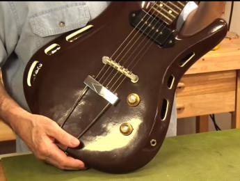 La misteriosa guitarra hecha de cerámica