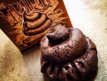 The Turd, un pedal de guitarra con forma de excremento