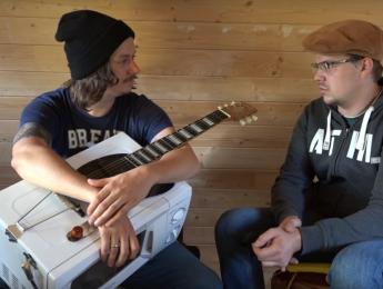 Convierten un microondas en una guitarra