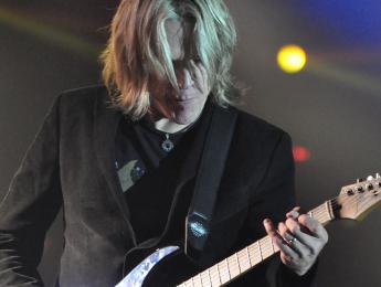 “Theme From A Perfect World”, nuevo disco de Andy Timmons ya disponible para reserva