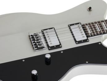 Schecter UltraCure XII, una 12 cuerdas Signature de Robert Smith
