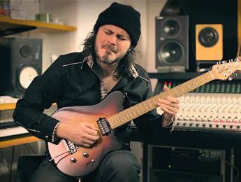 Alex Hutchings presentará las novedades de Roland en España