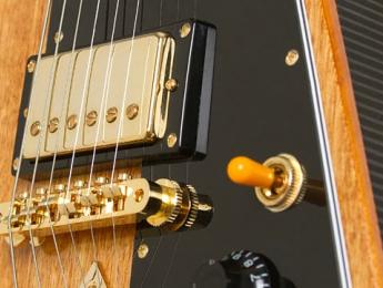 Korina Explorer y Flying V, guitarras y bajo en edición limitada de Epiphone