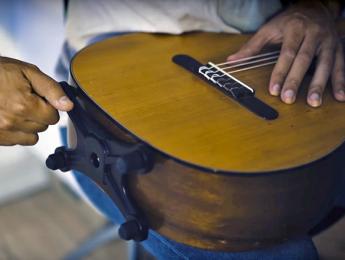 Standley, un soporte para que tu guitarra se aguante sola
