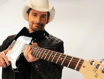 Brad Paisley se aprende su propio solo gracias al vídeo de un fan