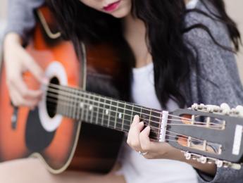 30 mujeres guitarristas que deberías conocer
