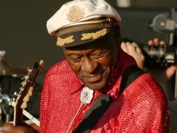 Chuck Berry, pionero del rock and roll, muere a los 90 años
