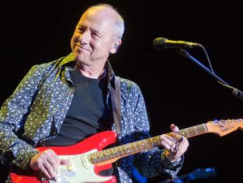 Esto es lo que ocurriría si 12 famosos guitarristas tocasen “Sultans Of Swing”