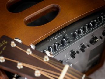 Hughes & Kettner Era 1, un nuevo ampli de acústica diseñado por Michael Eisenmann