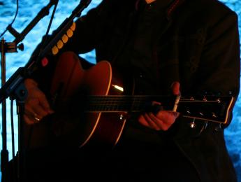 Yamaha LJ16BC, la guitarra acústica signature de Billy Corgan en edición limitada