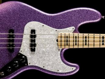 Fender Adam Clayton Jazz Bass y Precision, nuevos bajos signature de U2