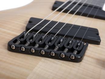 C-7 Multiscale SLS Elite, Schecter lanza su primer modelo en serie con trastes en abanico