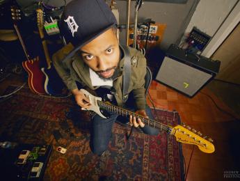 Conoce al guitarrista de Bruno Mars, Phredley Brown