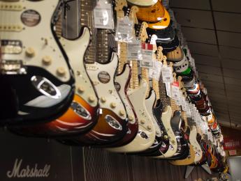 ¿Eran las guitarras "low-cost" mejores en la era pre-internet?