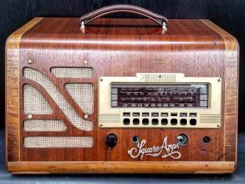 Square Amps: amplificadores de guitarra hechos con antiguas radios de válvulas