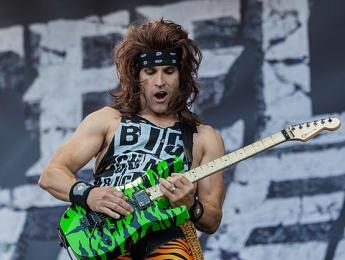 TC Electronic y Satchel, guitarrista de Steel Panther, acusados de sexistas por un TonePrint
