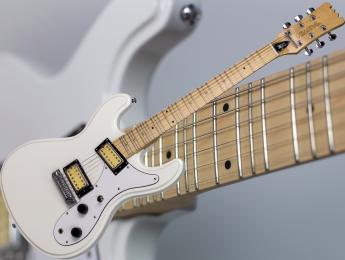 Eastwood Phase 4 MT, una guitarra con mástil microtonal de 32 trastes
