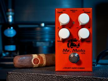 Mr. Moto, el nuevo trémolo con reverberación de J. Rockett