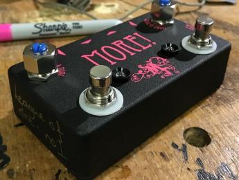 Monty’s Guitars More! Pedal con doble boost y un bucle de efectos entre ambos