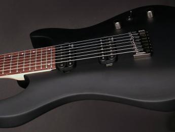 Ya disponible la Cort KX257B, una guitarra barítono de 7 cuerdas orientada al metal