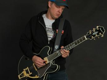 Joe Bonamassa muestra en un vídeo su nueva Epiphone ES-355 Signature