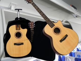 Journey First Class, guitarras de viaje desmontables con maleta tipo trolley incluida