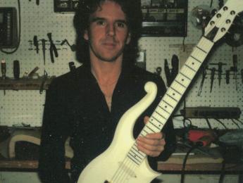 Herederos de Prince amenazan a Dave Rusan para que deje de fabricar réplicas de la Cloud Guitar