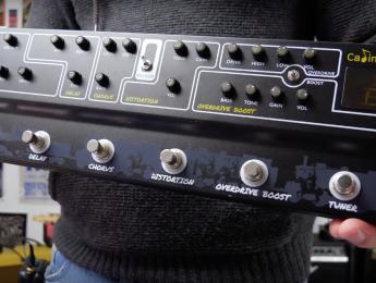 Caline C-300, pedalera con seis efectos analógicos y afinador